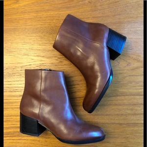 Sam Edelman Cognac Brown booties size 7